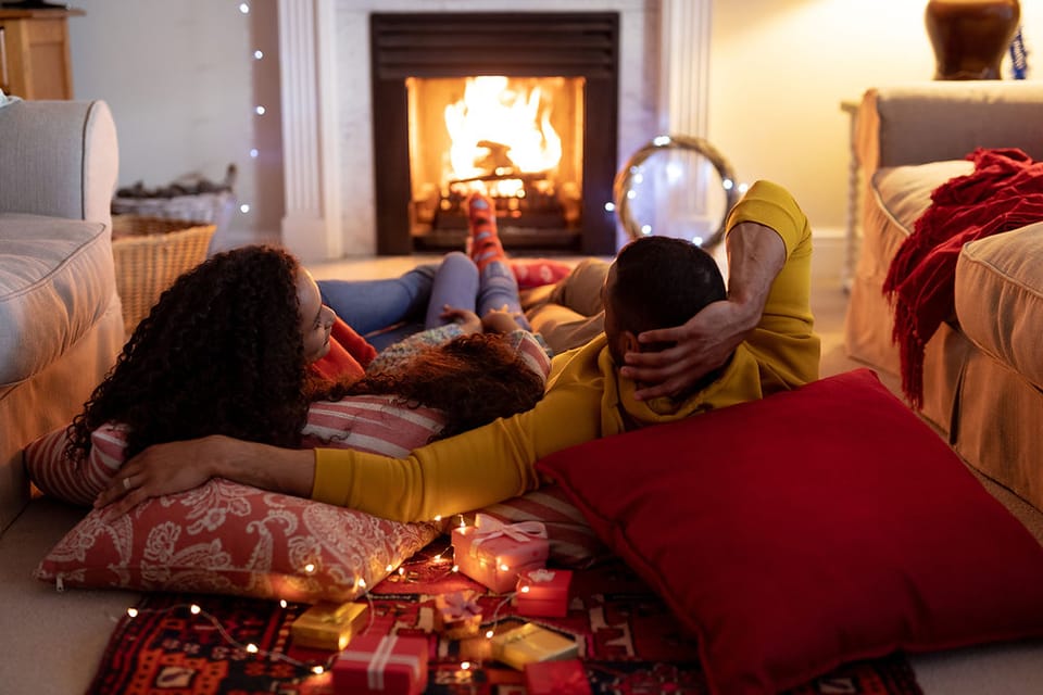 8 Best Free Long Distance Relationship Apps for this Christmas 2025
